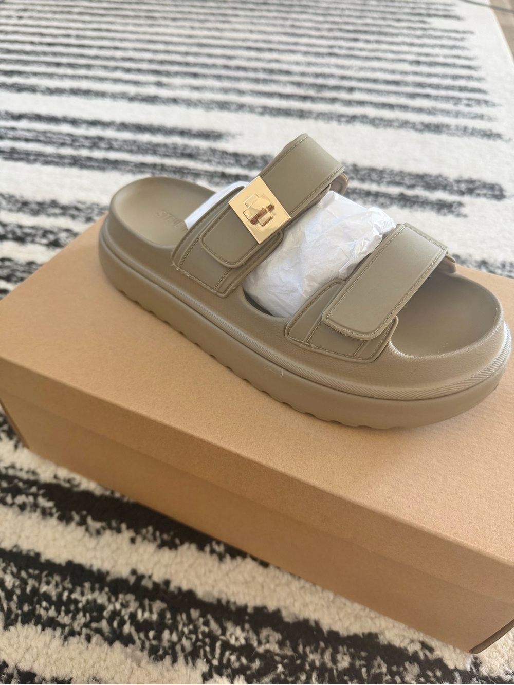 Steve Madden Bigschmona Olive Slide Sandals